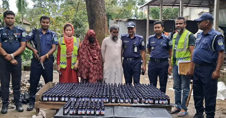 ফেনসিডিলসহ বাবা-মেয়ে আটক